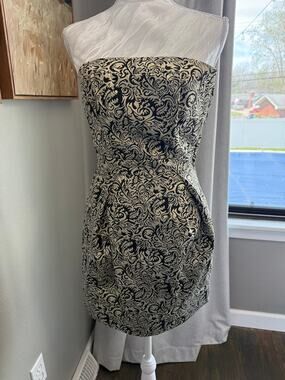 B. Smart paisley strapless mini dress size 1